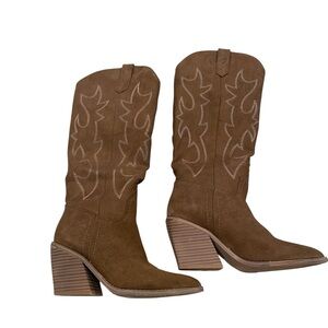 Stylish Tan Heeled Western Boots